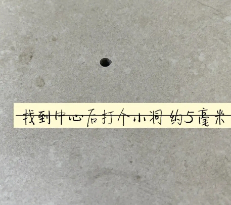 凤阳瓷砖空鼓维修公司专业解答在瓷砖铺贴过程中，如果砂料搅拌不均匀，将会带来以下问题